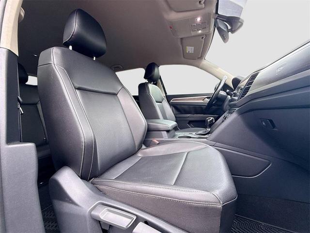 Photo of 2021 Deep Black Volkswagen Atlas