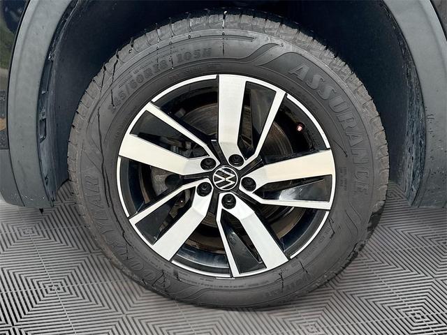 Photo of 2021 Deep Black Volkswagen Atlas