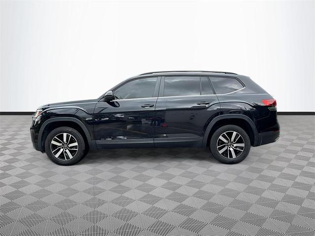 Photo of 2021 Deep Black Volkswagen Atlas