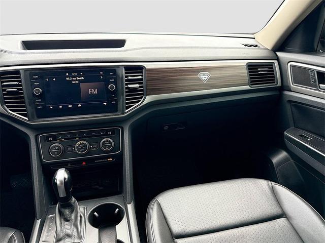 Photo of 2021 Deep Black Volkswagen Atlas