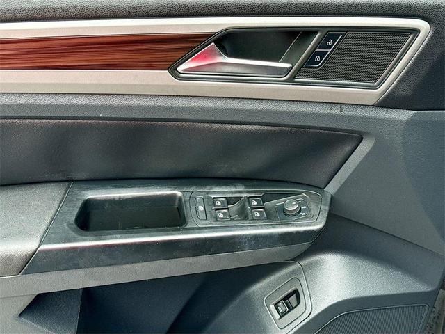 Photo of 2021 Deep Black Volkswagen Atlas