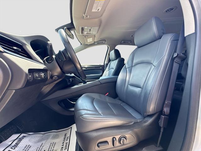 Photo of 2018 Quicksilver Metallic Buick Enclave