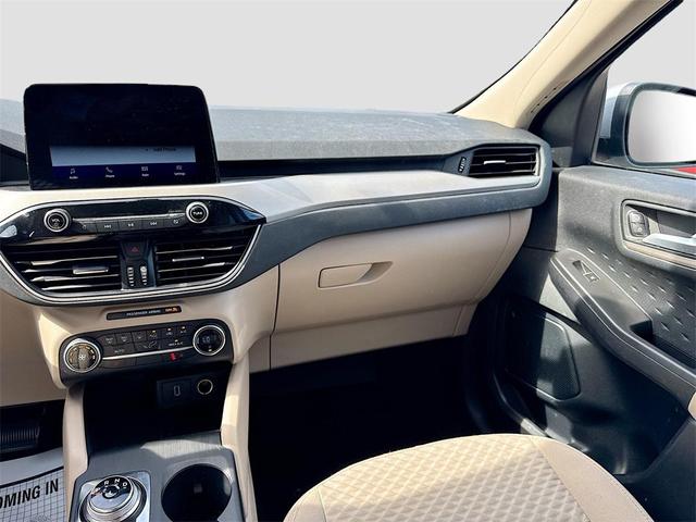 Photo of 2020 Ingot Silver Ford Escape