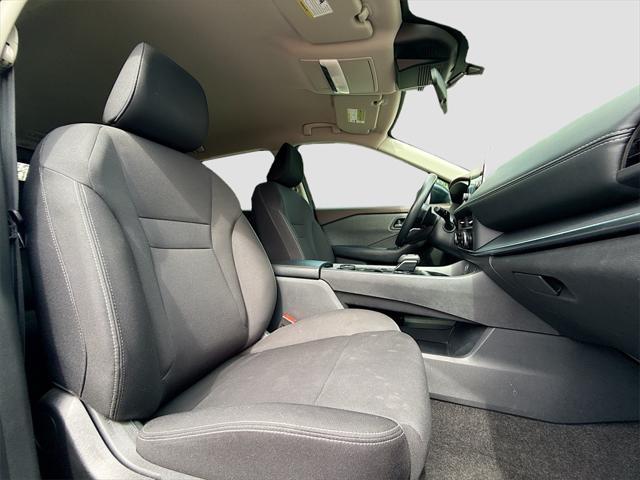 Photo of 2023 Super Black Nissan Rogue