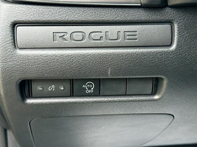 Photo of 2023 Super Black Nissan Rogue