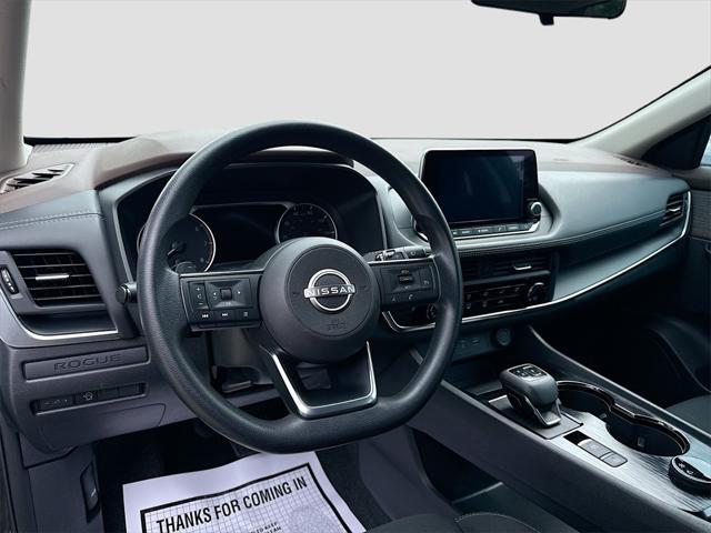 Photo of 2023 Super Black Nissan Rogue