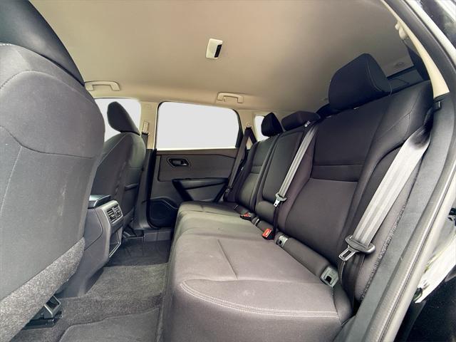 Photo of 2023 Super Black Nissan Rogue