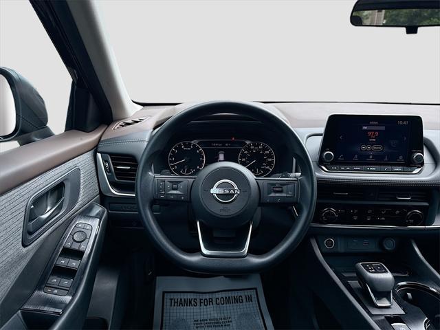 Photo of 2023 Super Black Nissan Rogue