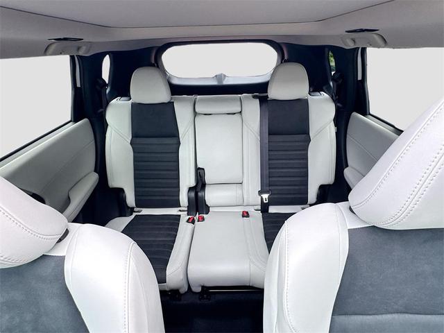 Photo of 2025 White Diamond Mitsubishi Outlander