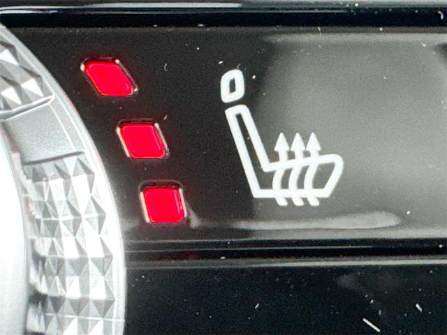 Photo of 2025 White Diamond Mitsubishi Outlander