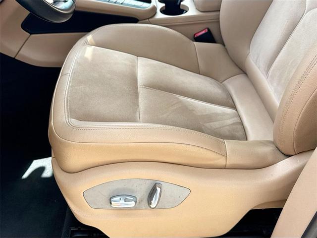 Photo of 2020 Blue Porsche Macan