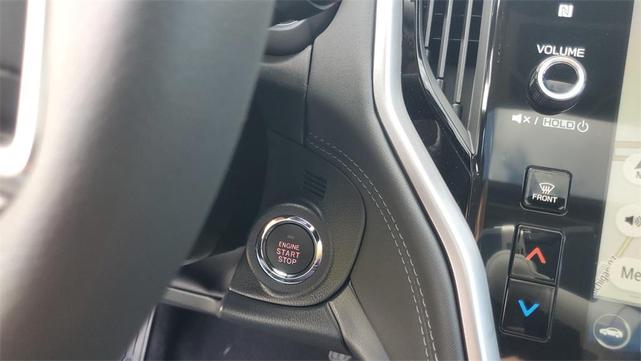 Photo of 2025 Ice Silver Metallic Subaru Outback