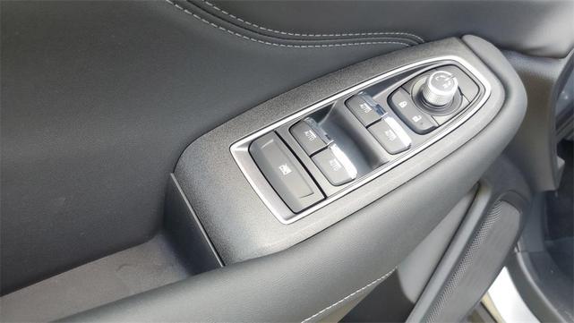 Photo of 2025 Ice Silver Metallic Subaru Outback
