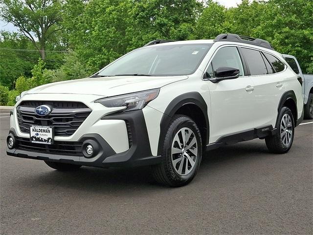 Photo of 2024 Crystal White Pearl Subaru Outback