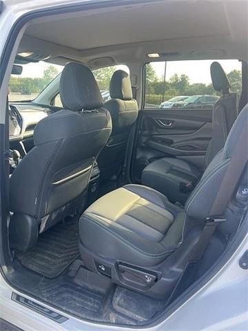 Photo of 2025 Crystal White Pearl Subaru Ascent