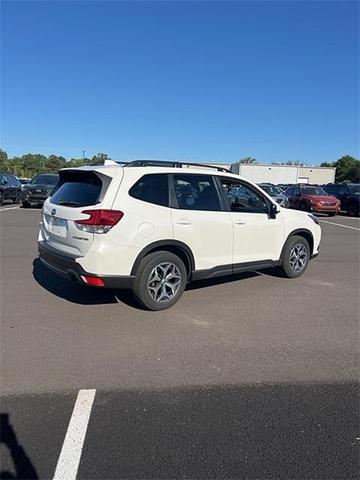 Photo of 2023 Crystal White Pearl Subaru Forester
