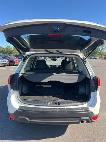 Photo of 2023 Crystal White Pearl Subaru Forester