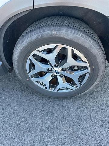 Photo of 2023 Crystal White Pearl Subaru Forester