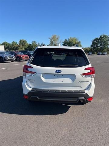 Photo of 2023 Crystal White Pearl Subaru Forester