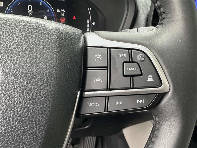 Photo of 2024 Midnight Black Metallic Toyota Grand Highlander