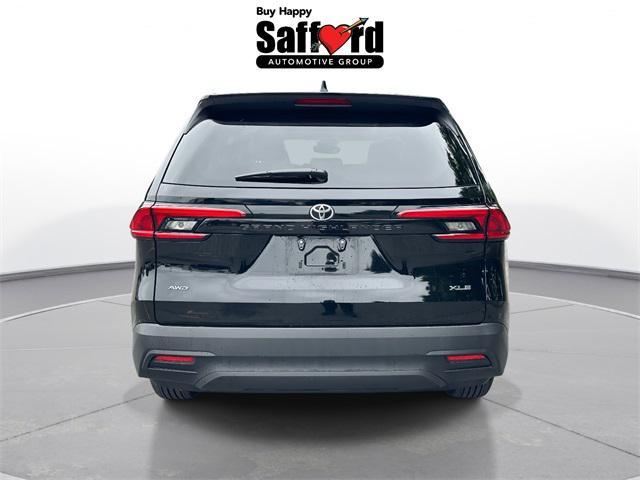 Photo of 2024 Midnight Black Metallic Toyota Grand Highlander