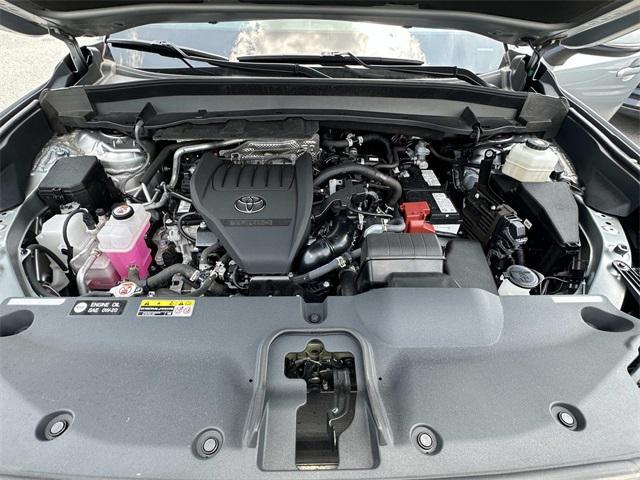 Photo of 2024 Celestial Silver Metallic Toyota Grand Highlander