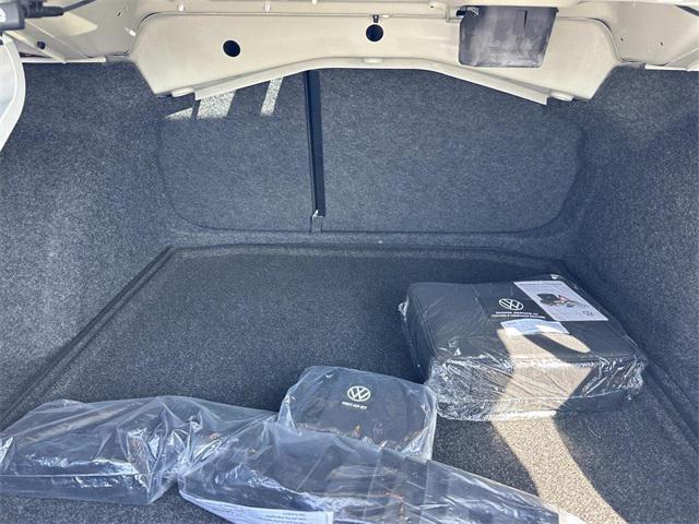 Photo of 2024 Opal White Volkswagen Jetta