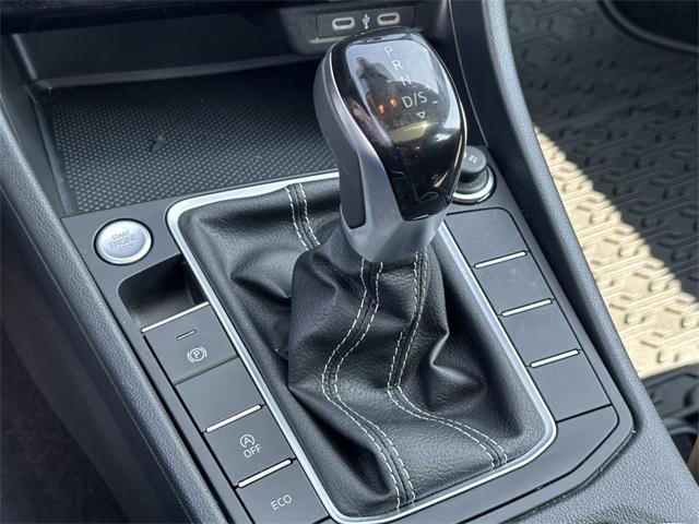 Photo of 2024 Opal White Volkswagen Jetta