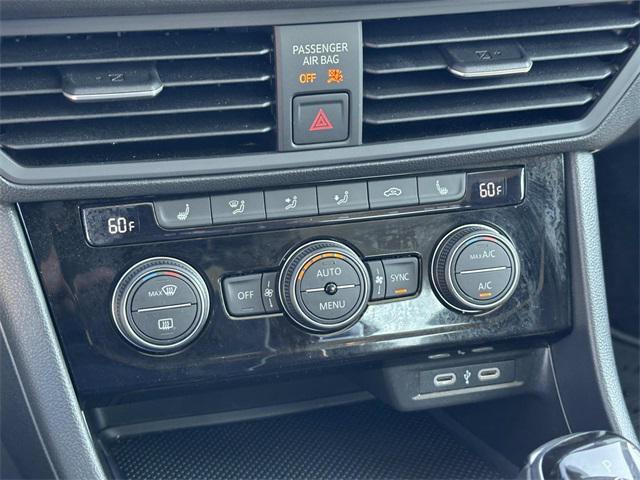 Photo of 2024 Opal White Volkswagen Jetta