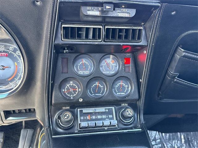 Photo of 1975 Red Chevrolet Corvette