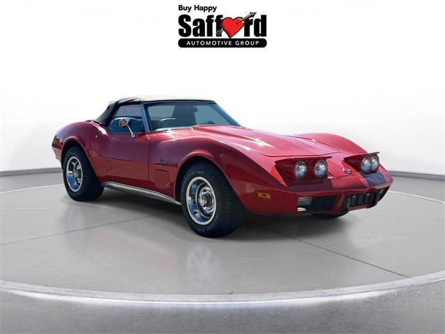 Photo of 1975 Red Chevrolet Corvette