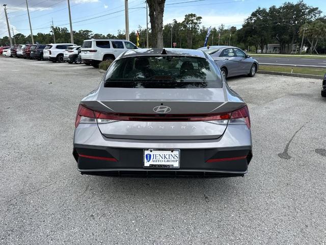 Photo of 2025 Metal Hyundai ELANTRA