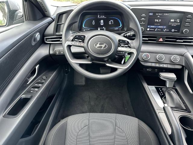 Photo of 2025 Metal Hyundai ELANTRA