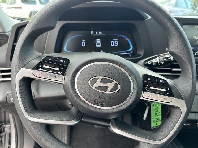 Photo of 2025 Metal Hyundai ELANTRA