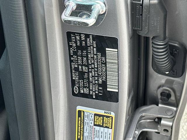 Photo of 2025 Metal Hyundai ELANTRA