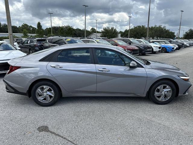 Photo of 2025 Metal Hyundai ELANTRA