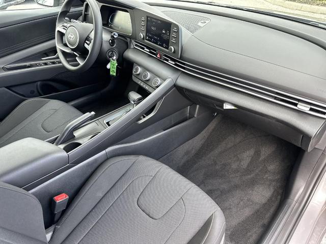 Photo of 2025 Metal Hyundai ELANTRA