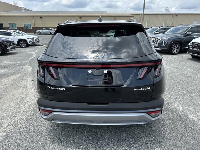 Photo of 2025 Ash Black Hyundai TUCSON Hybrid