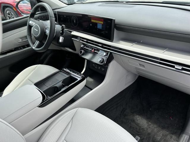 Photo of 2025 Ash Black Hyundai TUCSON Hybrid