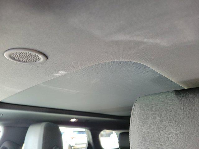 Photo of 2024 Ostuni Pearl White Metallic Land Rover Range Rover Evoque