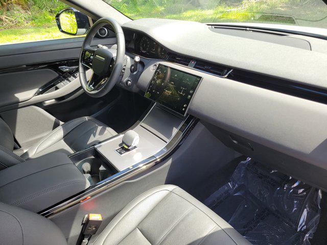 Photo of 2024 Ostuni Pearl White Metallic Land Rover Range Rover Evoque