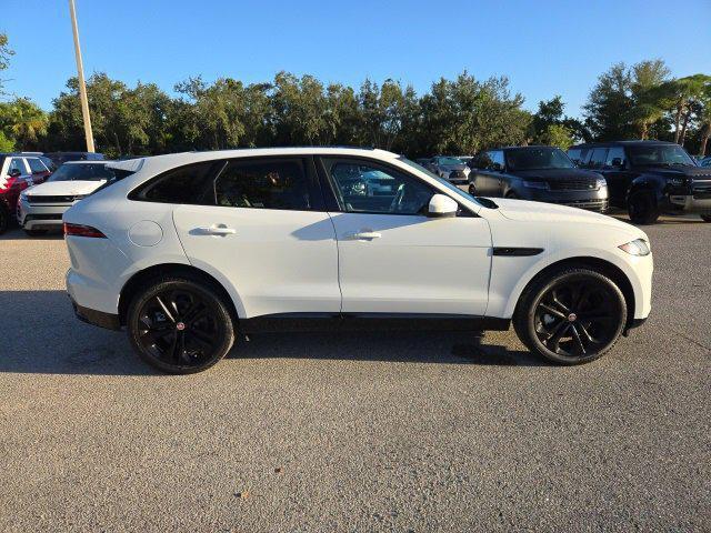 Photo of 2023 White Jaguar F-PACE