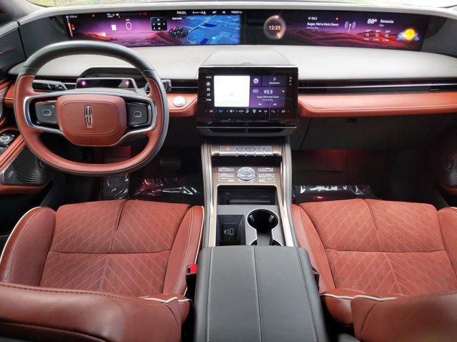 Photo of 2024 Chroma Caviar Dark Gray Metallic Clearcoat Lincoln Nautilus