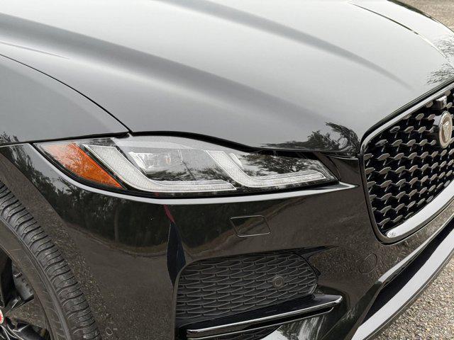 Photo of 2021 Black Jaguar F-PACE