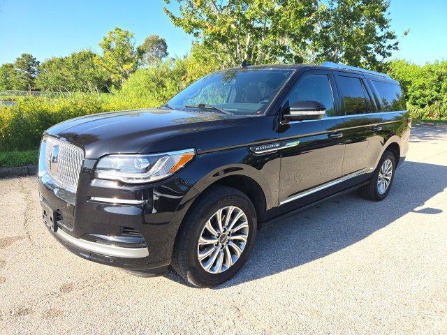 Photo of 2024 Black Metallic Lincoln Navigator