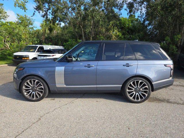 Photo of 2021 White Land Rover Range Rover