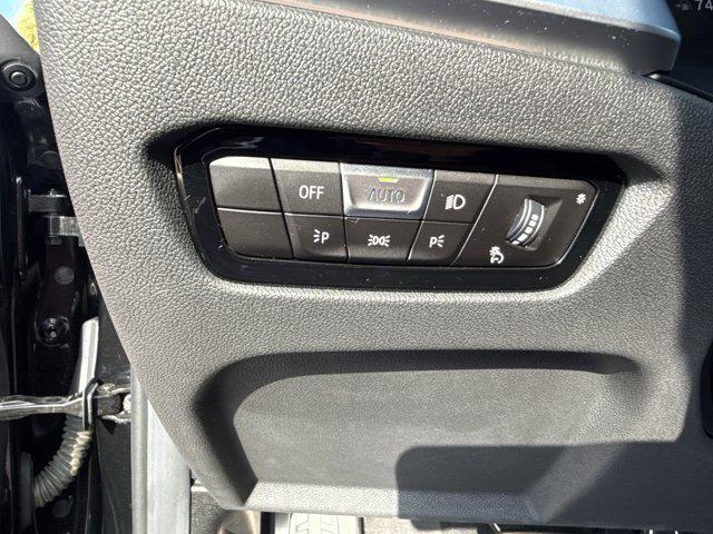 Photo of 2023 Black Sapphire Metallic BMW M440