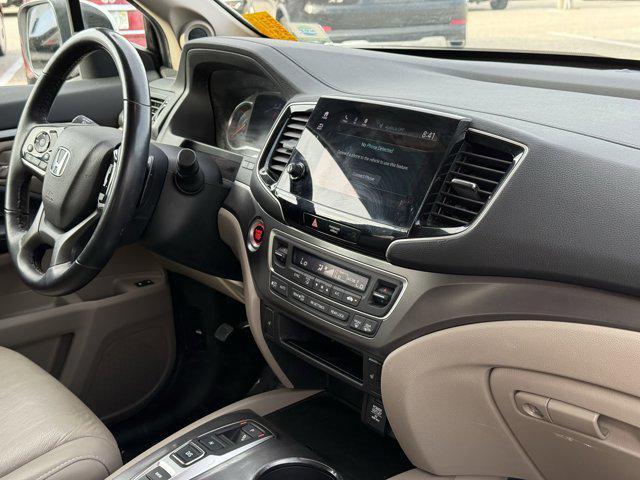 Photo of 2022 Platinum White Pearl Honda Pilot