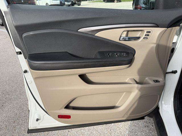 Photo of 2022 Platinum White Pearl Honda Pilot