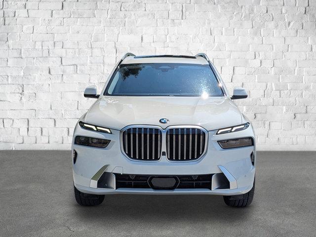Photo of 2024 Alpine White BMW X7